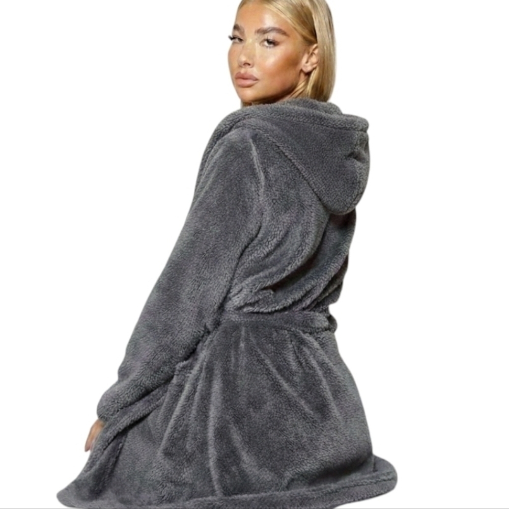 Bath & Body Works Charcoal Plush Hooded Robe